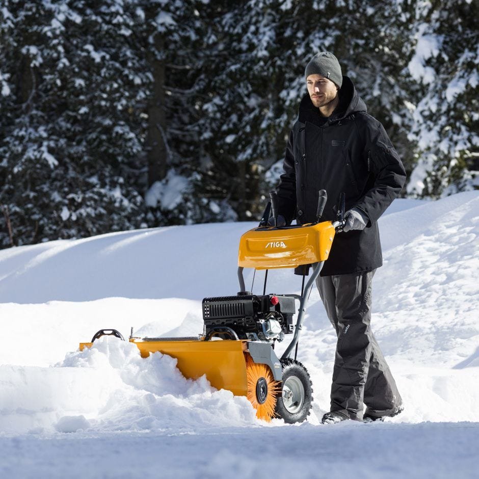 Stiga Schmutz- und Schneekehrmaschine SWS 800 G